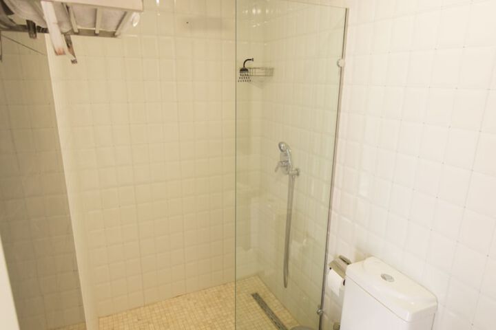 Room 8 of 24