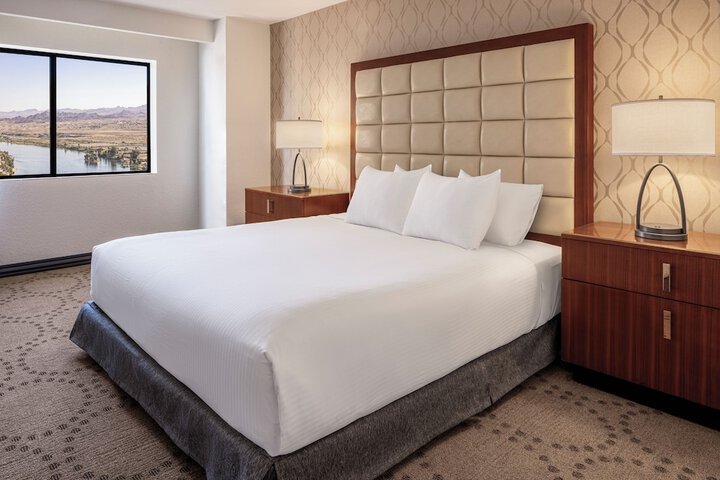 Room 4 of 105