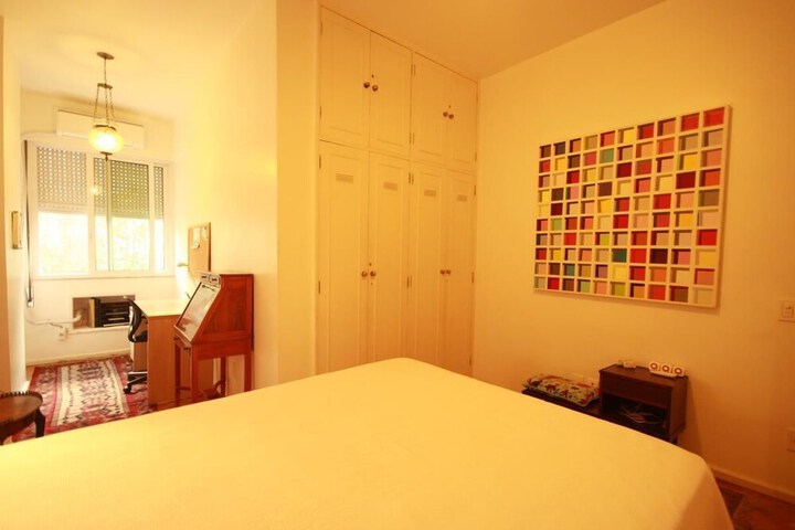 Room 6 of 20