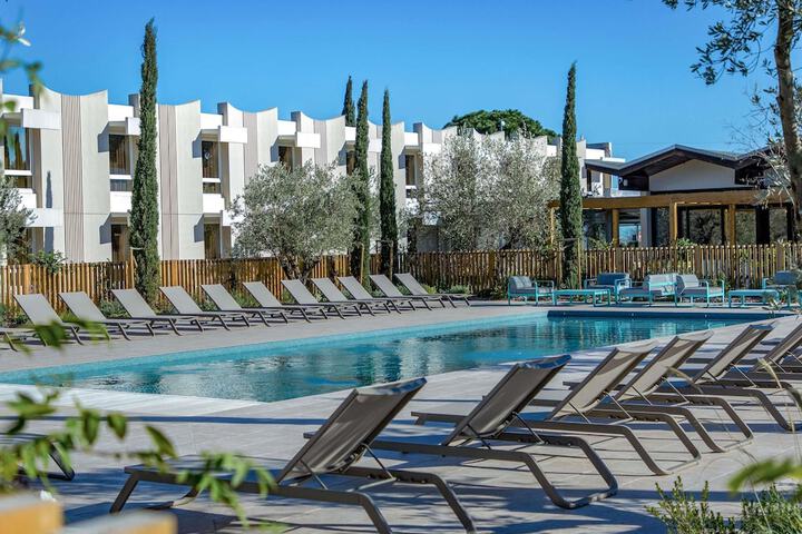 Hotel Pool