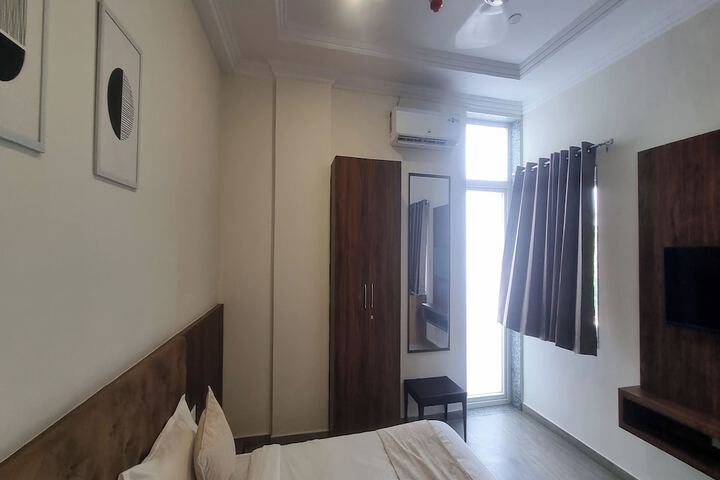Room 14 of 75