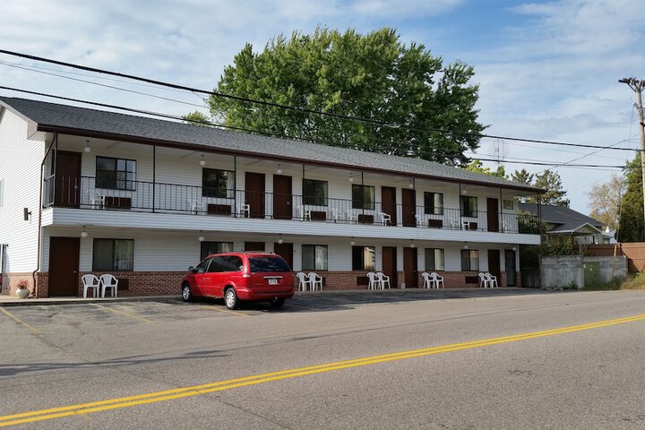 Exterior of Olympia Motel