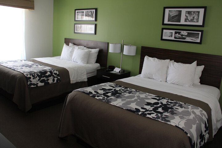 2 Queen Beds (4 of 7)