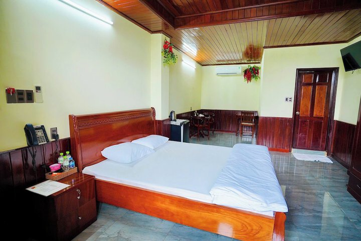 Room 14 of 22