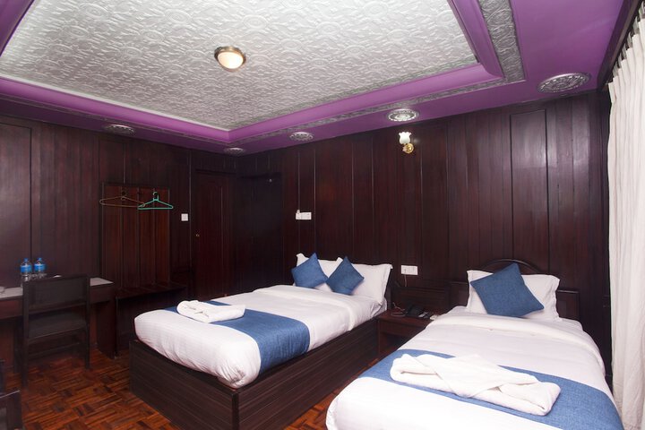 Room 33 of 94
