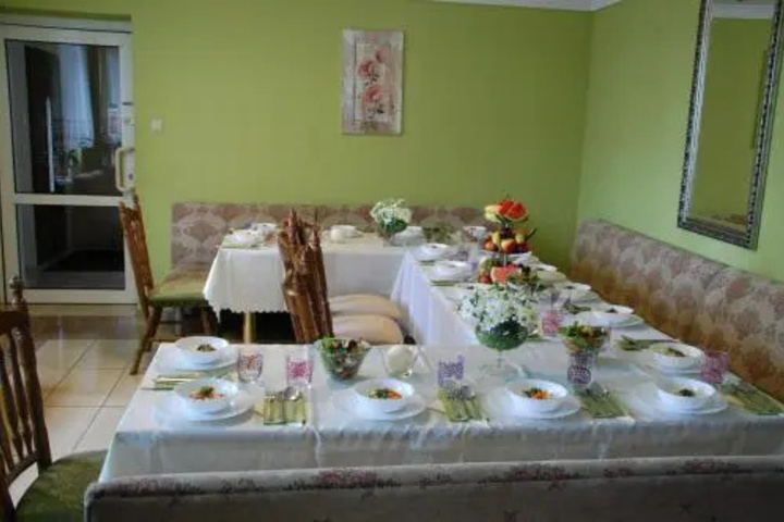 Dining 14 of 15