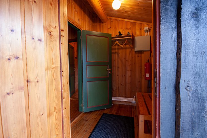 Room 33 of 103