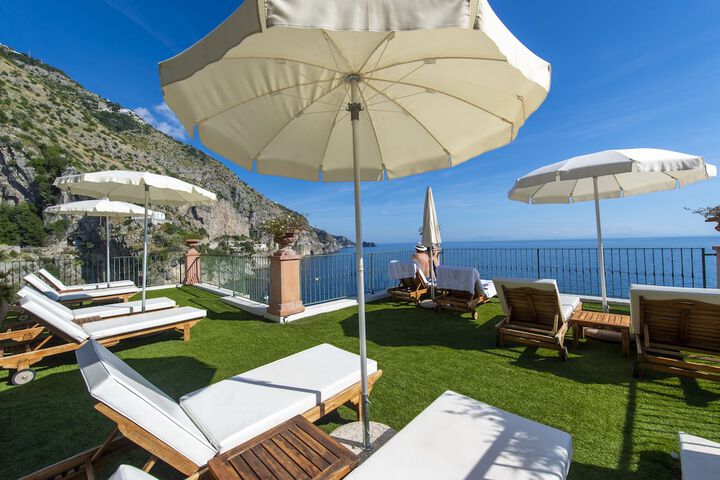 Sundeck 227 of 260