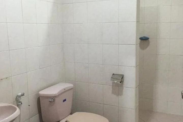 Room 8 of 13
