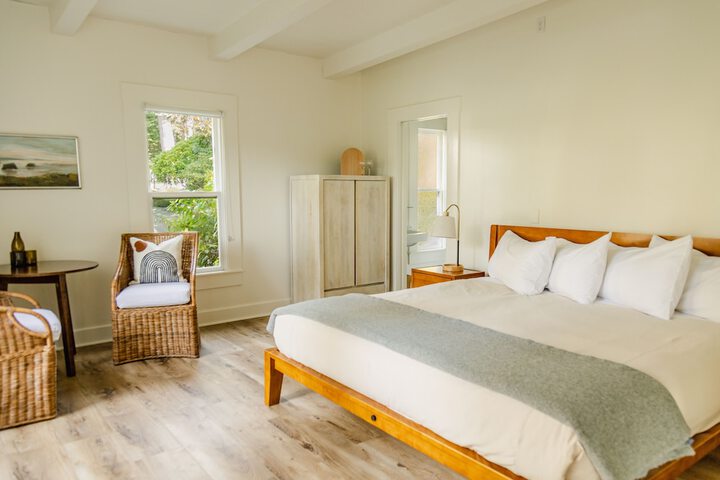 1 King Bed (9 of 47)