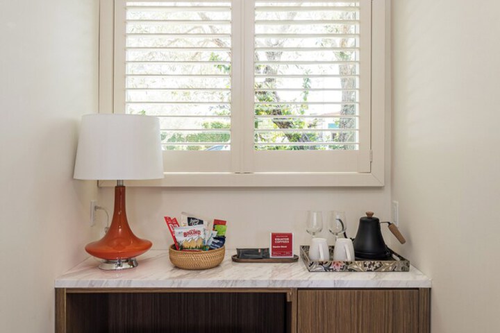 Breakfast/Coffee Service 12 of 25