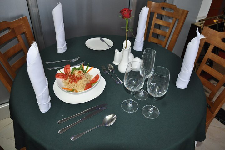 Dining 30 of 47