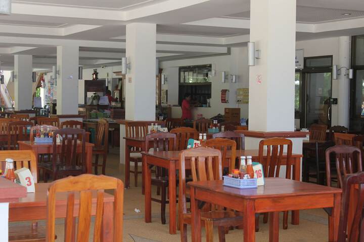 Dining 65 of 100