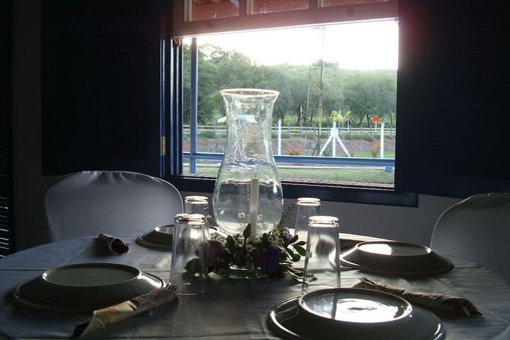 Dining 11 of 21