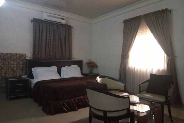 Room 9 of 24