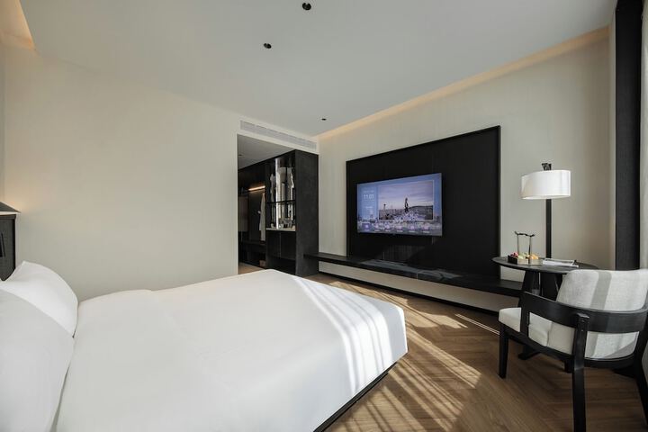 Room 63 of 143