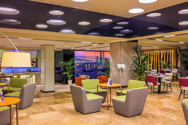 Lounge 115 of 206