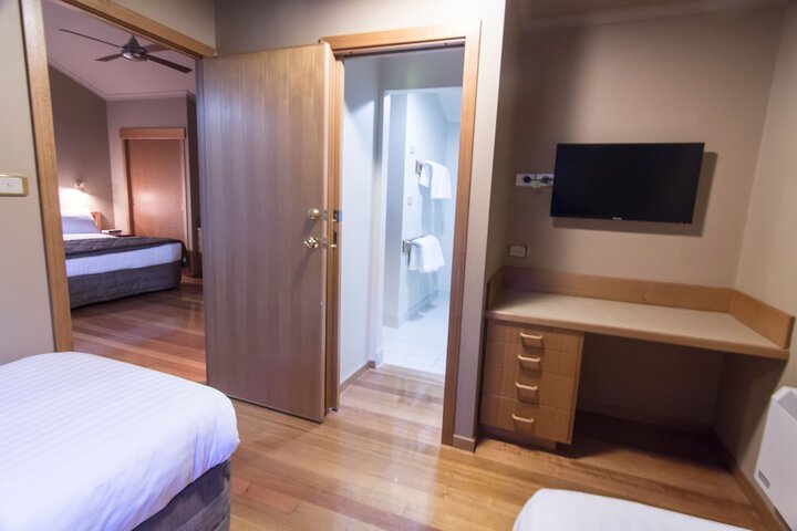 Room 13 of 39