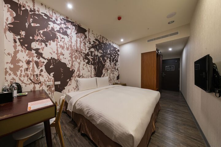 Room 14 of 97