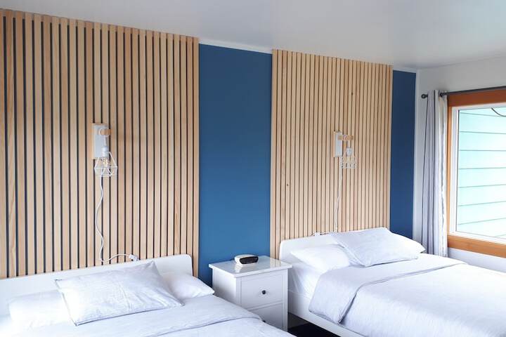 Room 45 of 118