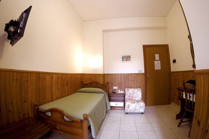 Room 21 of 63