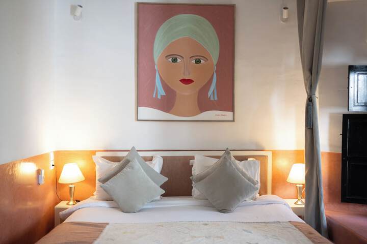 Room 12 of 74