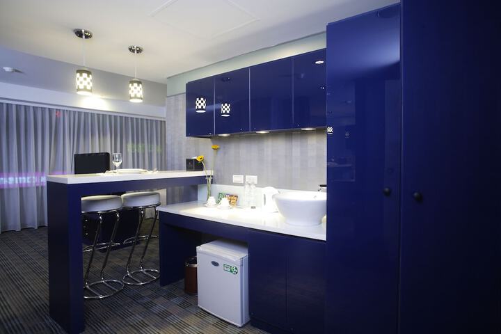 Room 8 of 54