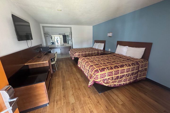Room 14 of 26