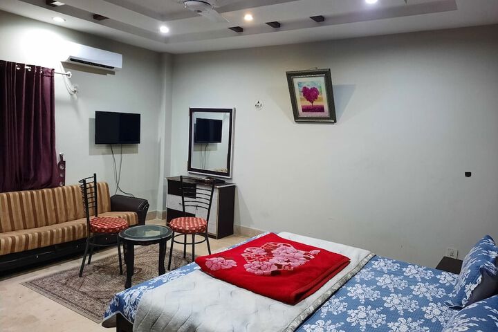 Room 18 of 23