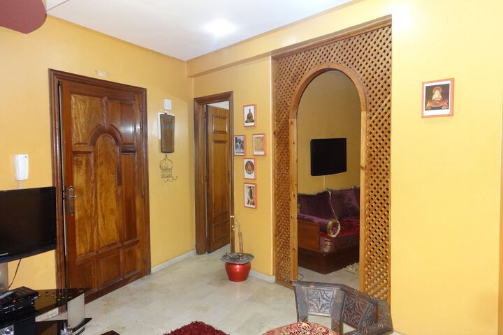 Room 4 of 100