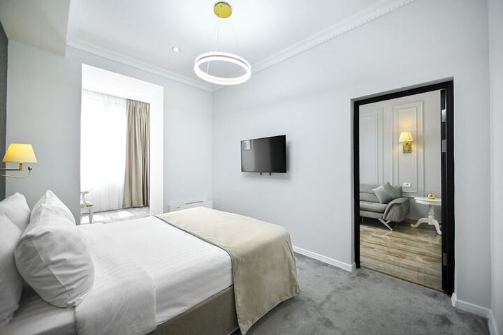 Room 38 of 77