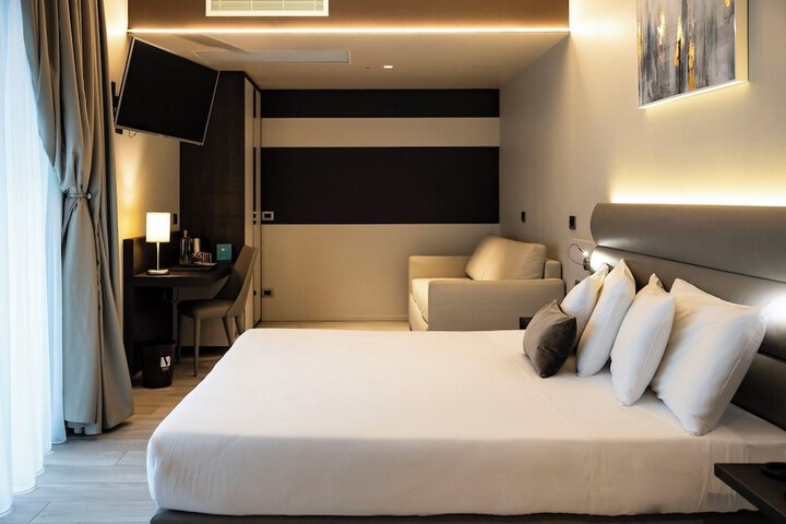 Room 34 of 86