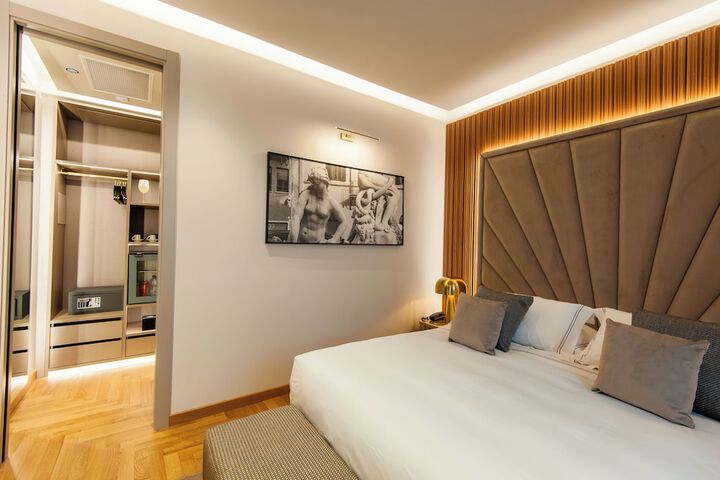 Room 35 of 157
