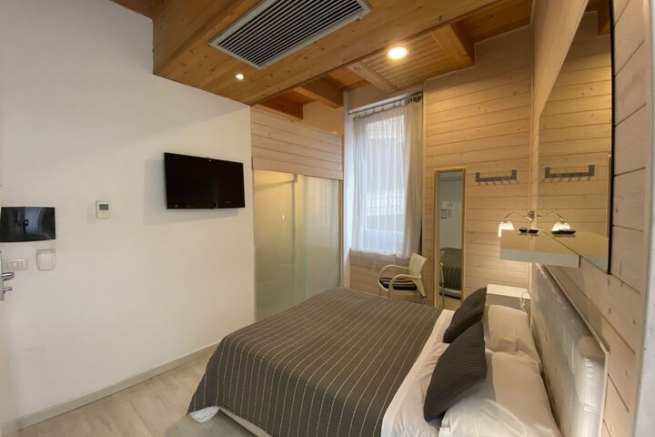 Room 10 of 86