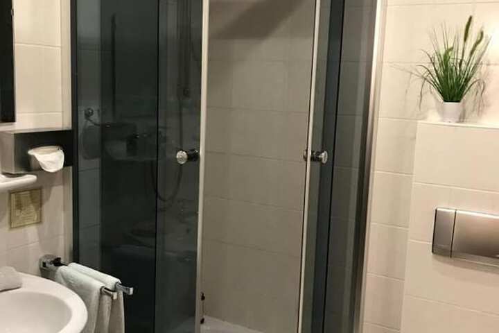 Room 26 of 58