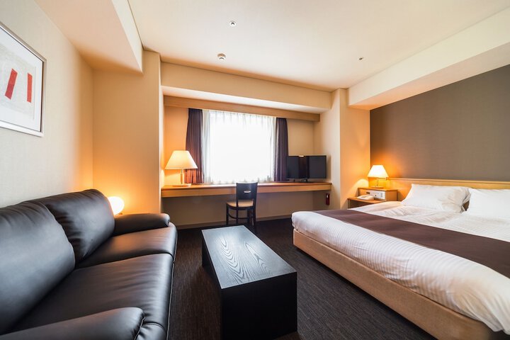 Room 3 of 36