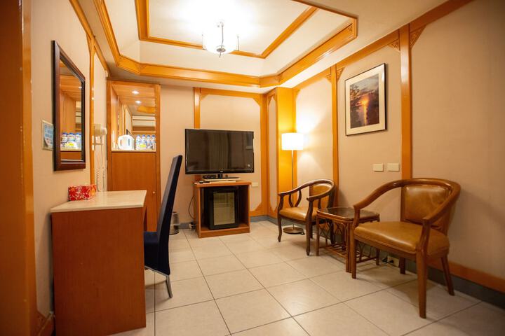Room 13 of 53
