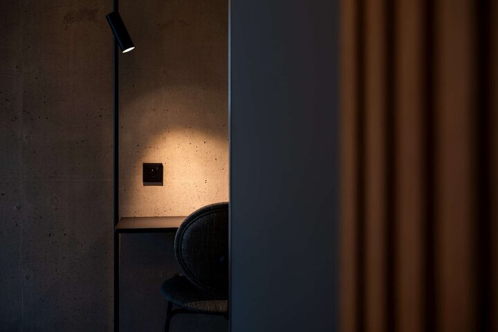 Room 33 of 90