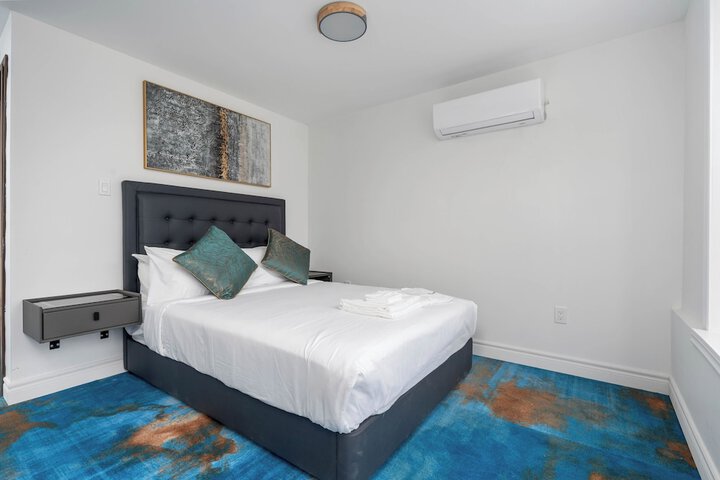 Room 10 of 42