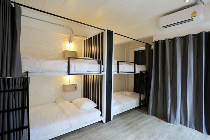 Room 21 of 112