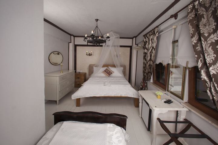 Room 12 of 55