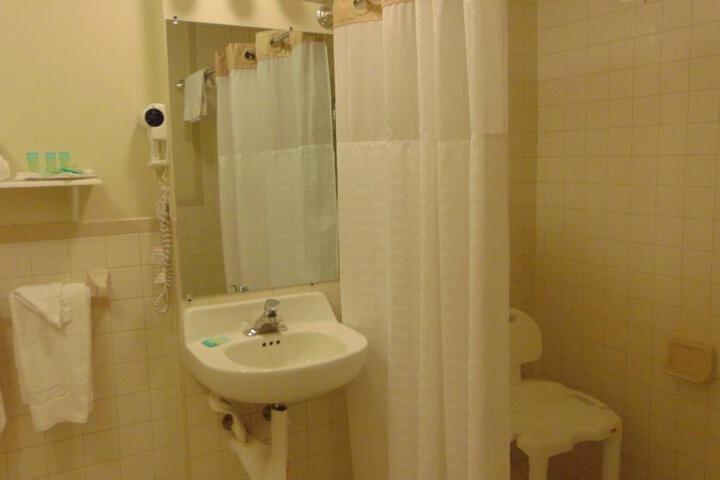2 Double Beds (1 of 5)