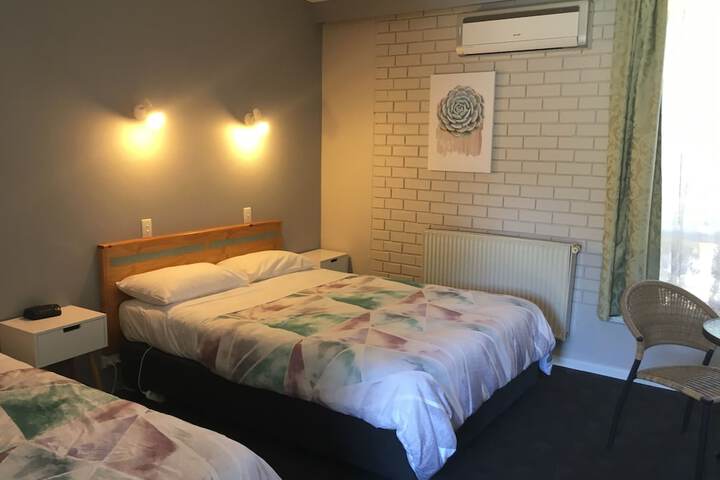 Room 4 of 36