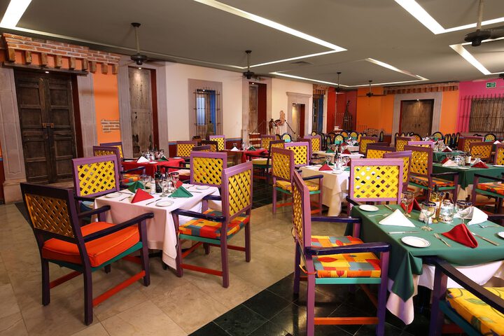 Dining 75 of 129