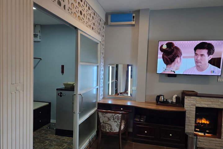 Room 5 of 40