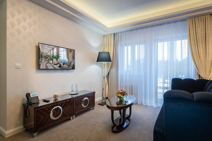 Room 10 of 41