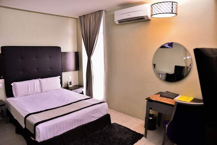 Room 26 of 82