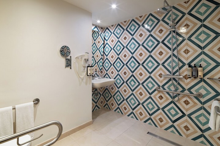 Room 26 of 58