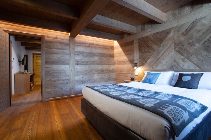 Room 15 of 50