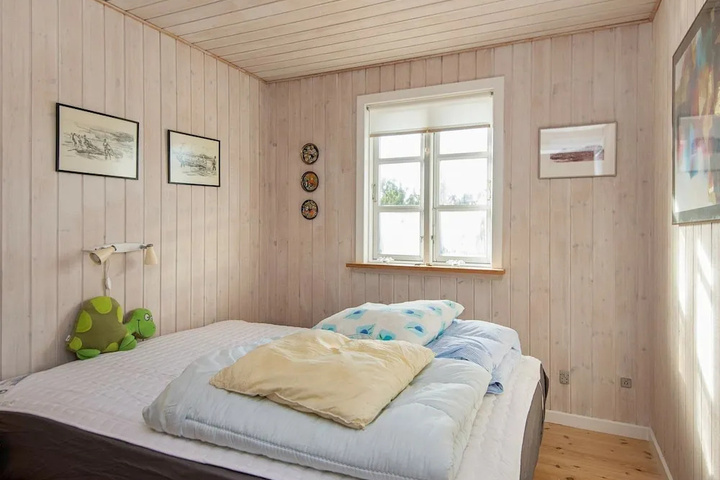 Room 7 of 19
